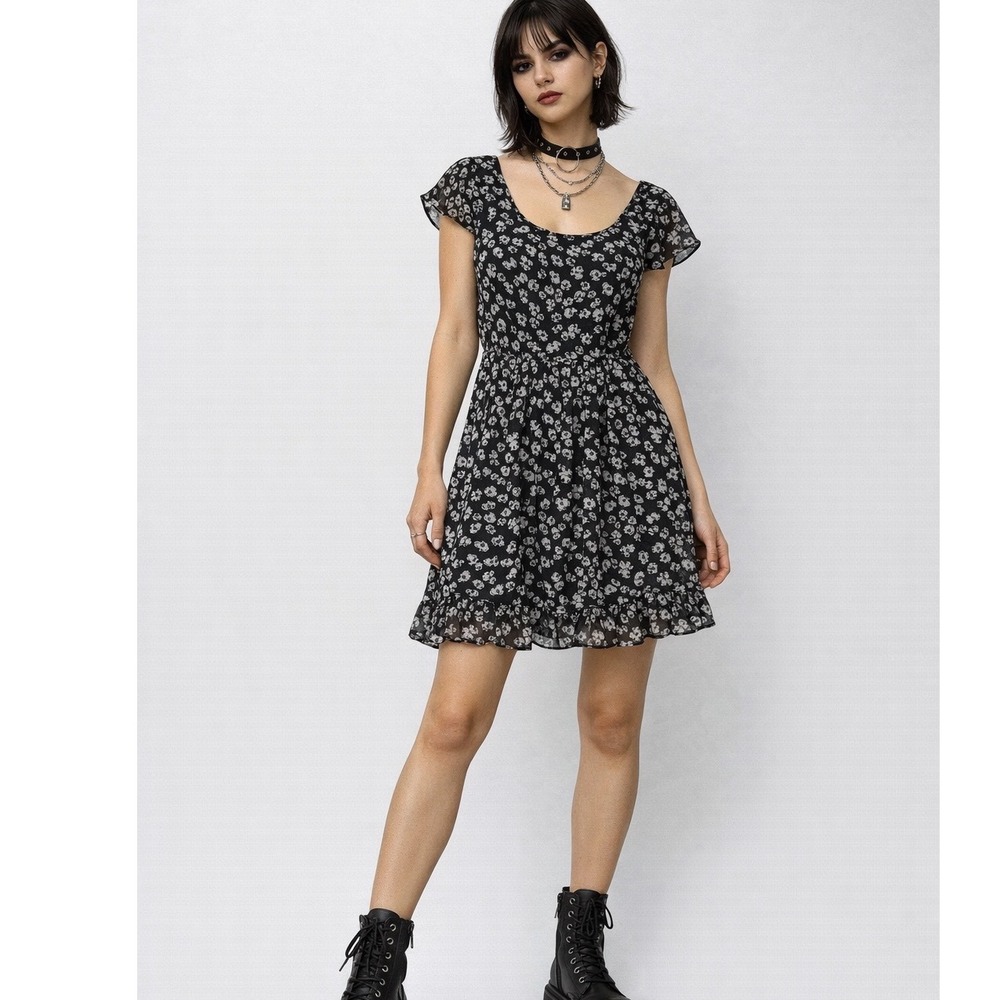 Royal Bones Hot Topic Black Skull Print Ruffle Cap Sleeve Mini Dress Large NWT